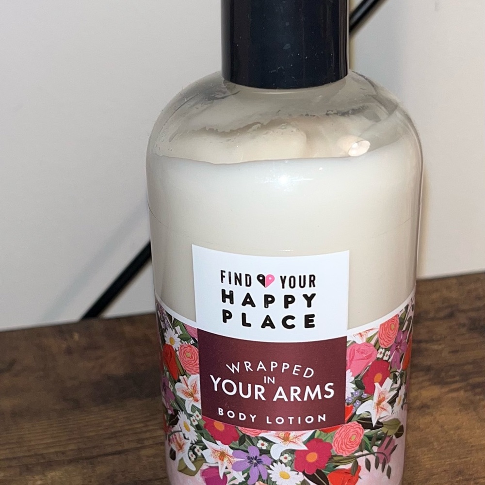 Find Your Happy Place Wrapped in Your Arms Body Lotion